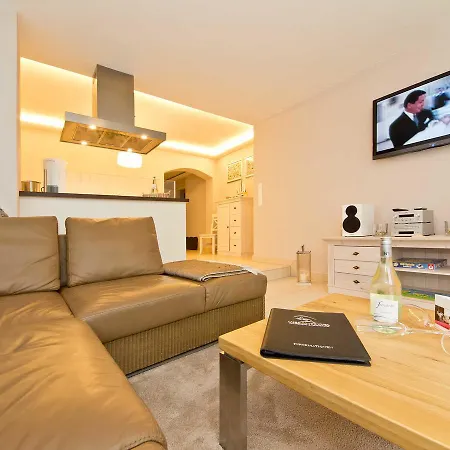 Julius Apartment