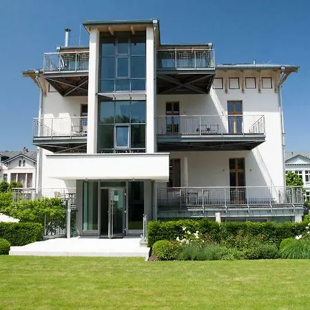 Julius Apartment *
