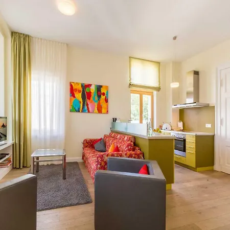 Julius Apartment