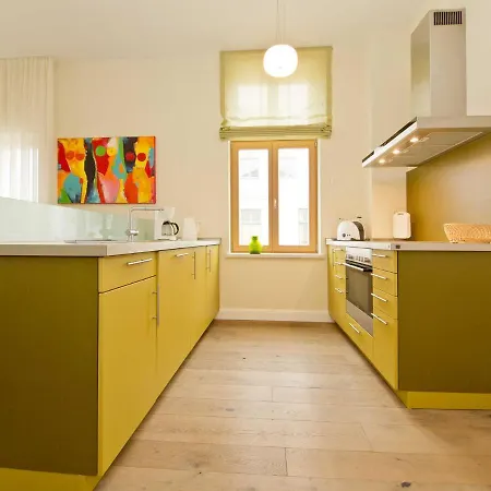 Julius Apartment *